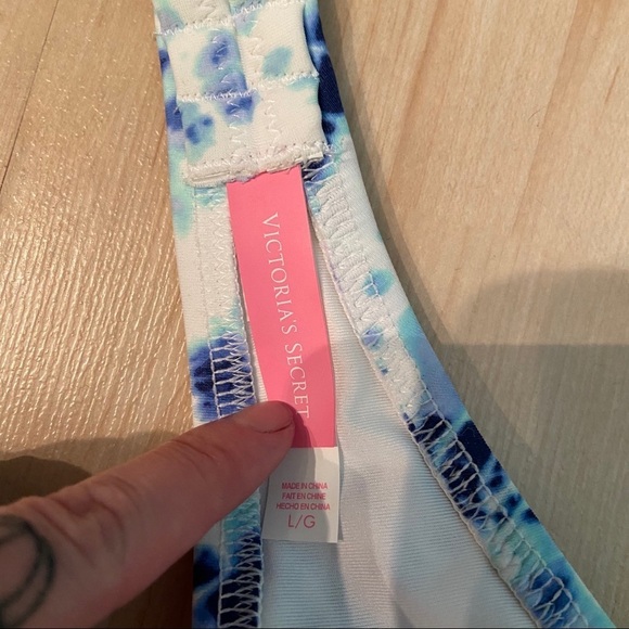 Victoria’s  Secret halter bikini top‎ - Picture 5 of 6